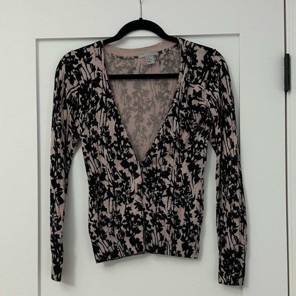 H&M Floral Silhouette Black and Cream/Ivory Long Sleeve Cardigan - Picture 12 of 13
